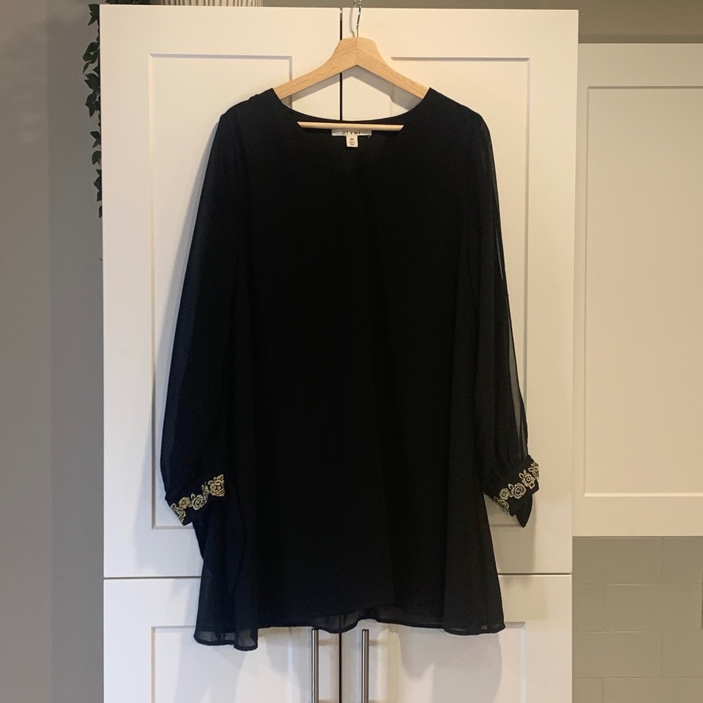 Miami Black Dress with Split Sleeves with Gold Embroidery M
